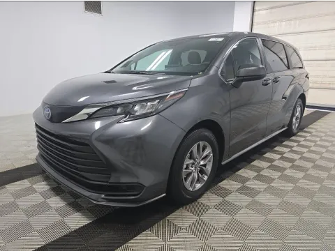 Gray 2025 Toyota Sienna LE for sale in Summerville, SC