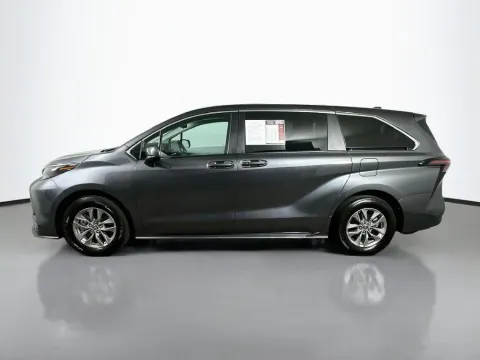 More photos of 2025 Toyota Sienna LE at Automaxx of the Carolinas, SC