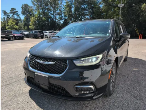 More photos of 2023 Chrysler Pacifica Hybrid Touring L at Automaxx of the Carolinas, SC