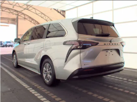 More photos of 2025 Toyota Sienna LE at Automaxx of the Carolinas, SC