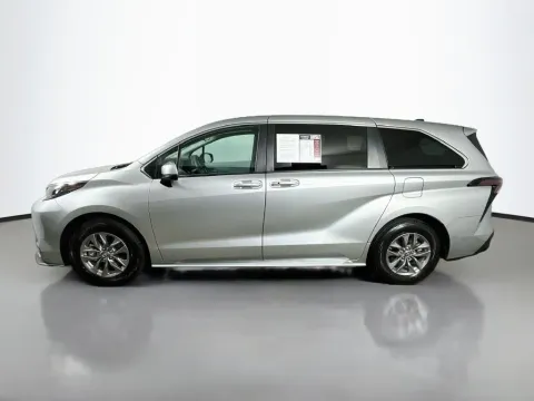 More photos of 2025 Toyota Sienna LE at Automaxx of the Carolinas, SC