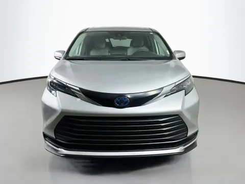 Photos of 2025 Toyota Sienna LE for sale in Summerville, SC at Automaxx of the Carolinas