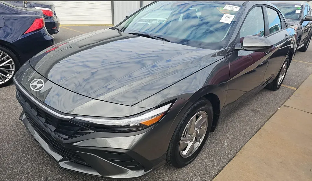 Gray 2026 Hyundai Elantra SE for sale in Summerville, SC