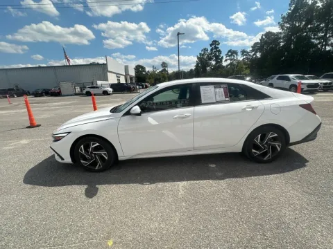 More photos of 2025 Hyundai Elantra SEL Convenience at Automaxx of the Carolinas, SC