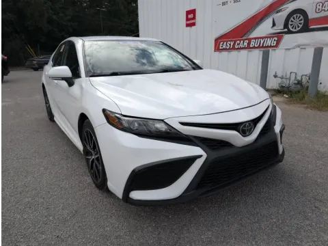 White 2023 Toyota Camry SE for sale in Summerville, SC