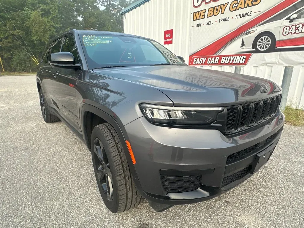 Gray 2023 Jeep Grand Cherokee L Altitude for sale in Summerville, SC