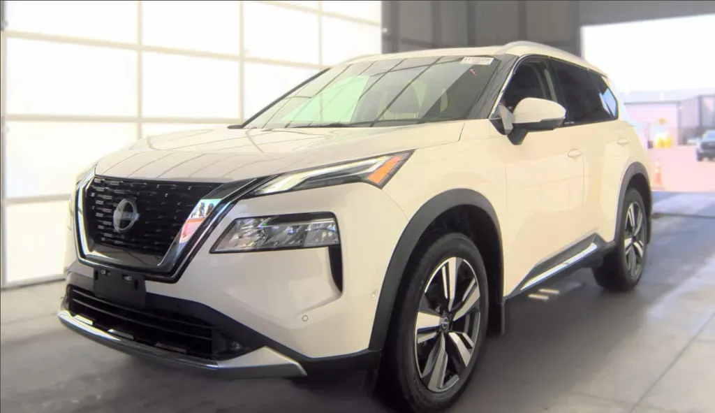 White 2023 Nissan Rogue Platinum for sale in Summerville, SC