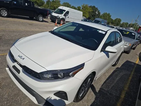 White 2024 Kia Forte LXS for sale in Summerville, SC