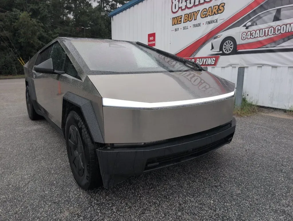2025 Tesla Cybertruck Base