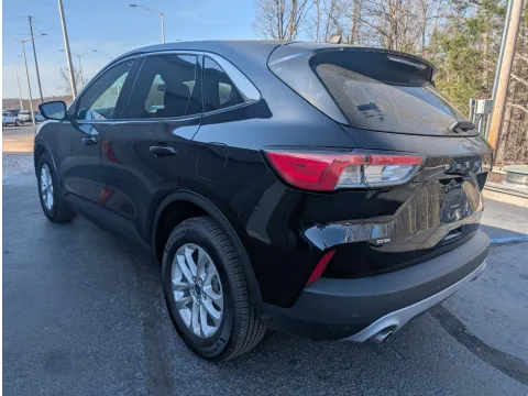 Photos of 2021 Ford Escape Hybrid SE for sale in Branson West, MO at Oakley Auto World