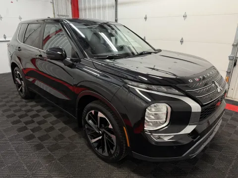 More photos of 2022 Mitsubishi Outlander Black Edition at Oakley Auto World, MO