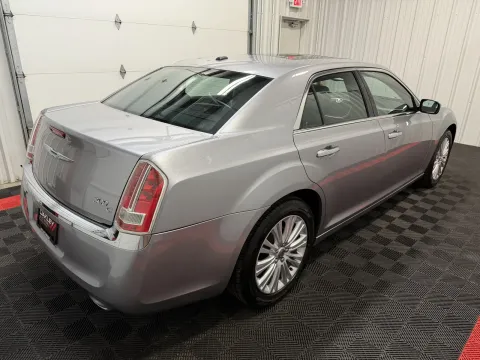 More photos of 2014 Chrysler 300 C at Oakley Auto World, MO