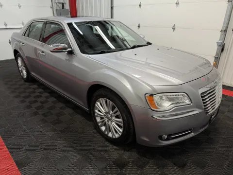 More photos of 2014 Chrysler 300 C at Oakley Auto World, MO