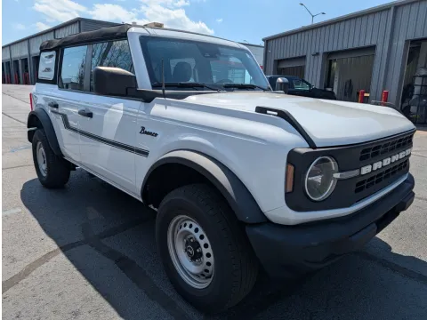 More photos of 2023 Ford Bronco at Oakley Auto World, MO