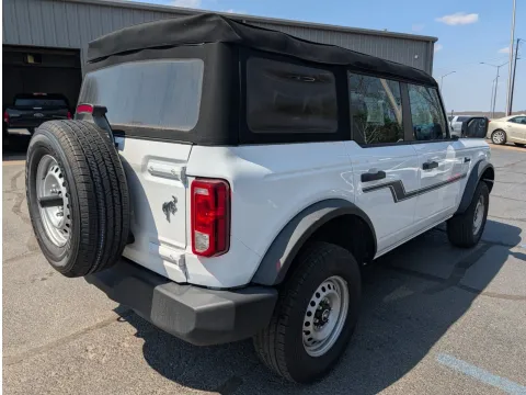 More photos of 2023 Ford Bronco at Oakley Auto World, MO