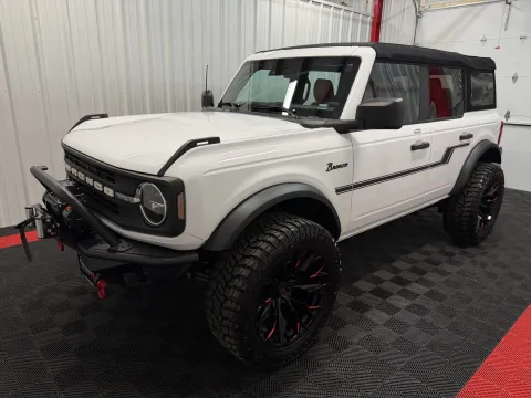 More photos of 2023 Ford Bronco at Oakley Auto World, MO