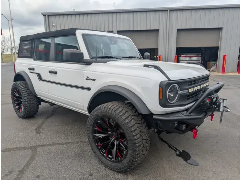 More photos of 2023 Ford Bronco at Oakley Auto World, MO