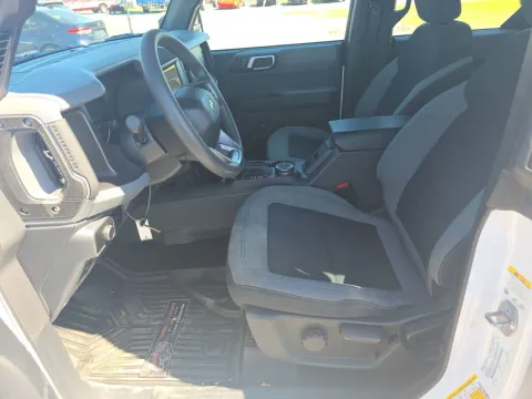 More photos of 2023 Ford Bronco at Oakley Auto World, MO