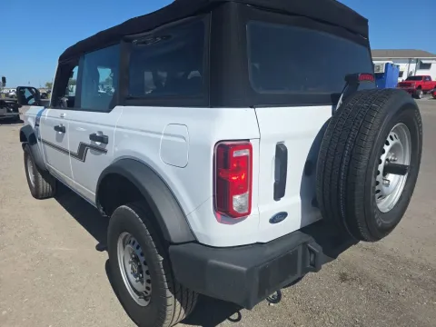 Photos of 2023 Ford Bronco for sale in Branson West, MO at Oakley Auto World