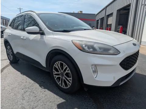 More photos of 2022 Ford Escape SEL at Oakley Auto World, MO