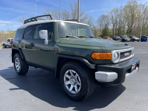 More photos of 2014 Toyota FJ Cruiser at Oakley Auto World, MO