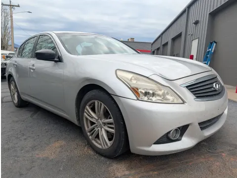 More photos of 2011 INFINITI G37 X at Oakley Auto World, MO