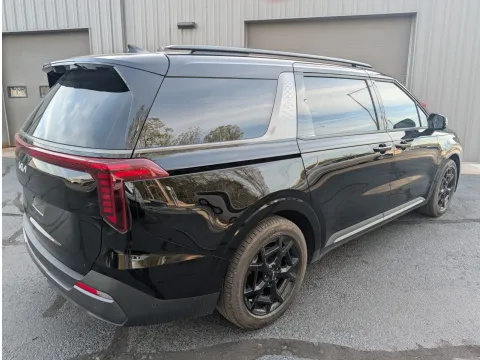 More photos of 2025 Kia Carnival SX Prestige at Oakley Auto World, MO