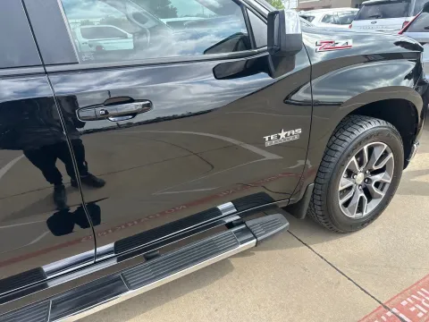 More photos of 2021 Chevrolet Silverado 1500 LT at Oakley Auto World, MO