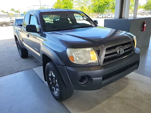 More photos of 2009 Toyota Tacoma at Oakley Auto World, MO