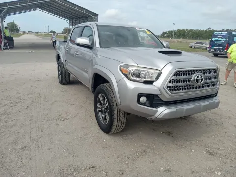 More photos of 2017 Toyota Tacoma TRD Sport at Oakley Auto World, MO