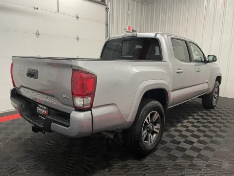 More photos of 2017 Toyota Tacoma TRD Sport at Oakley Auto World, MO