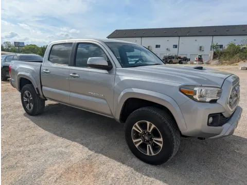 More photos of 2017 Toyota Tacoma TRD Sport at Oakley Auto World, MO