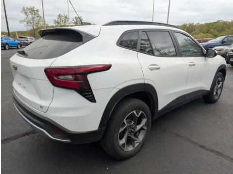 More photos of 2024 Chevrolet Trax LT at Oakley Auto World, MO