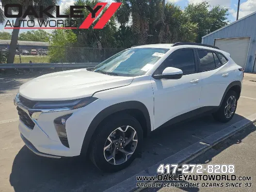 White 2024 Chevrolet Trax LT for sale in Branson West, MO