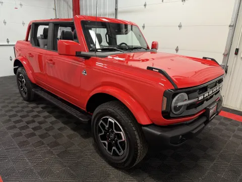 More photos of 2023 Ford Bronco Outer Banks at Oakley Auto World, MO