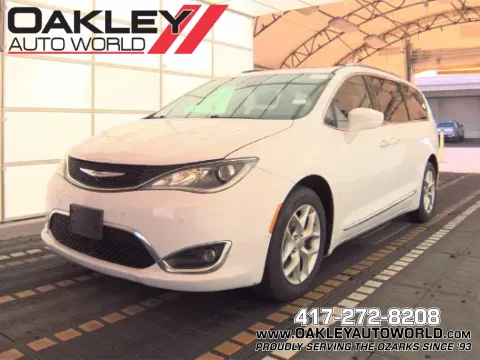 White 2018 Chrysler Pacifica Touring L Plus for sale in Branson West, MO