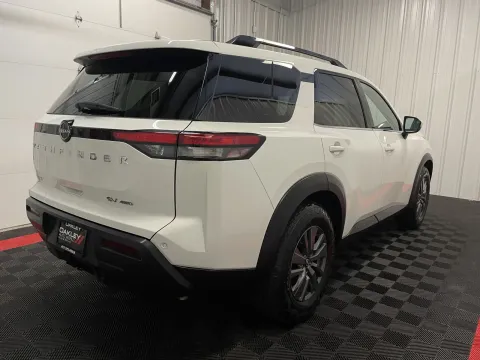 More photos of 2022 Nissan Pathfinder SV at Oakley Auto World, MO