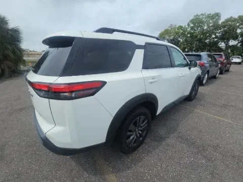 More photos of 2022 Nissan Pathfinder SV at Oakley Auto World, MO