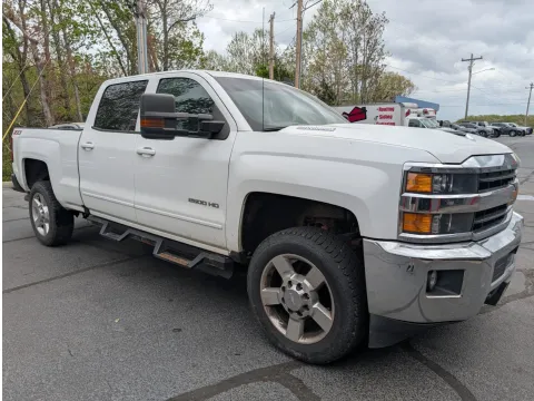 More photos of 2018 Chevrolet Silverado 2500HD LT at Oakley Auto World, MO