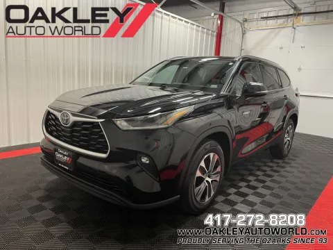 Black 2021 Toyota Highlander Hybrid XLE for sale in Branson West, MO