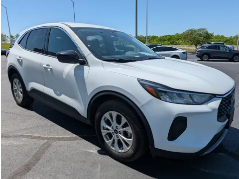 More photos of 2023 Ford Escape Hybrid Active at Oakley Auto World, MO
