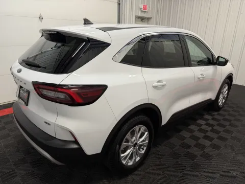 More photos of 2023 Ford Escape Hybrid Active at Oakley Auto World, MO