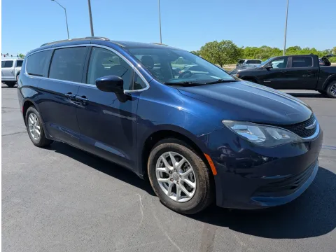 More photos of 2020 Chrysler Voyager LXI at Oakley Auto World, MO