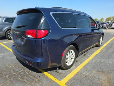 More photos of 2020 Chrysler Voyager LXI at Oakley Auto World, MO