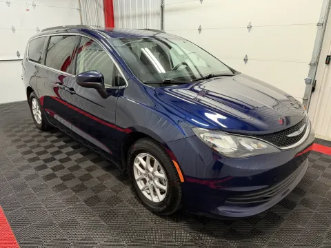 More photos of 2020 Chrysler Voyager LXI at Oakley Auto World, MO