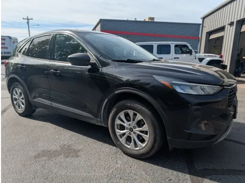 More photos of 2023 Ford Escape Active at Oakley Auto World, MO