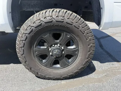 More photos of 2018 Ram 2500 Laramie at Oakley Auto World, MO