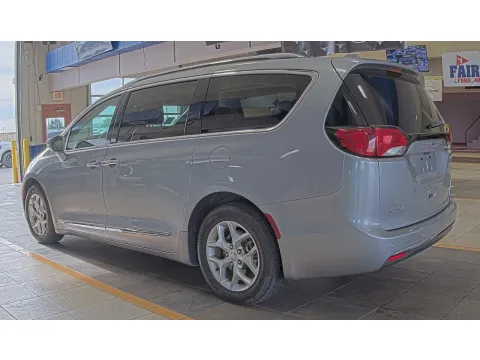 Photos of 2020 Chrysler Pacifica Limited for sale in Branson West, MO at Oakley Auto World