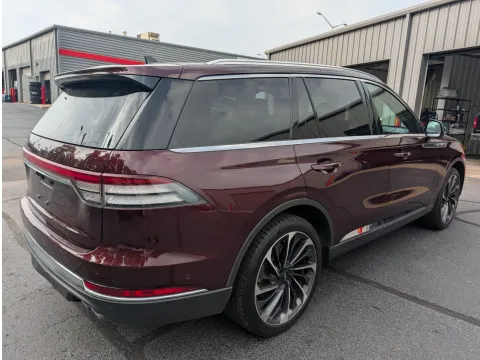 More photos of 2021 Lincoln Aviator Reserve at Oakley Auto World, MO
