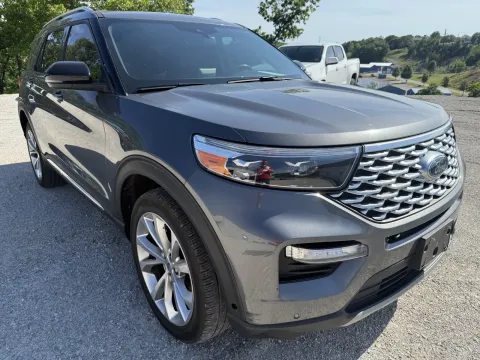More photos of 2023 Ford Explorer Platinum at Oakley Auto World, MO